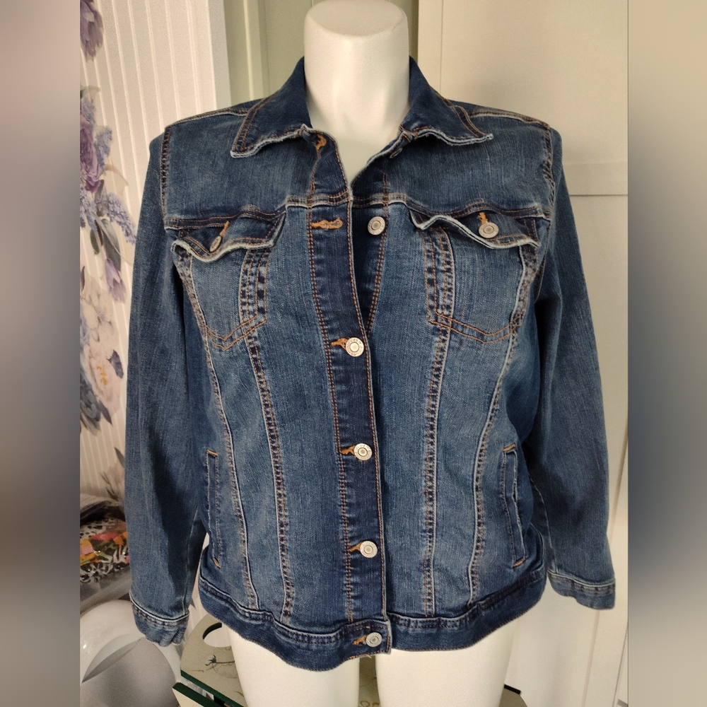 Maurice's Size 1X (Best Fit 16-18) Jean Denim Jacket Excellent Condition